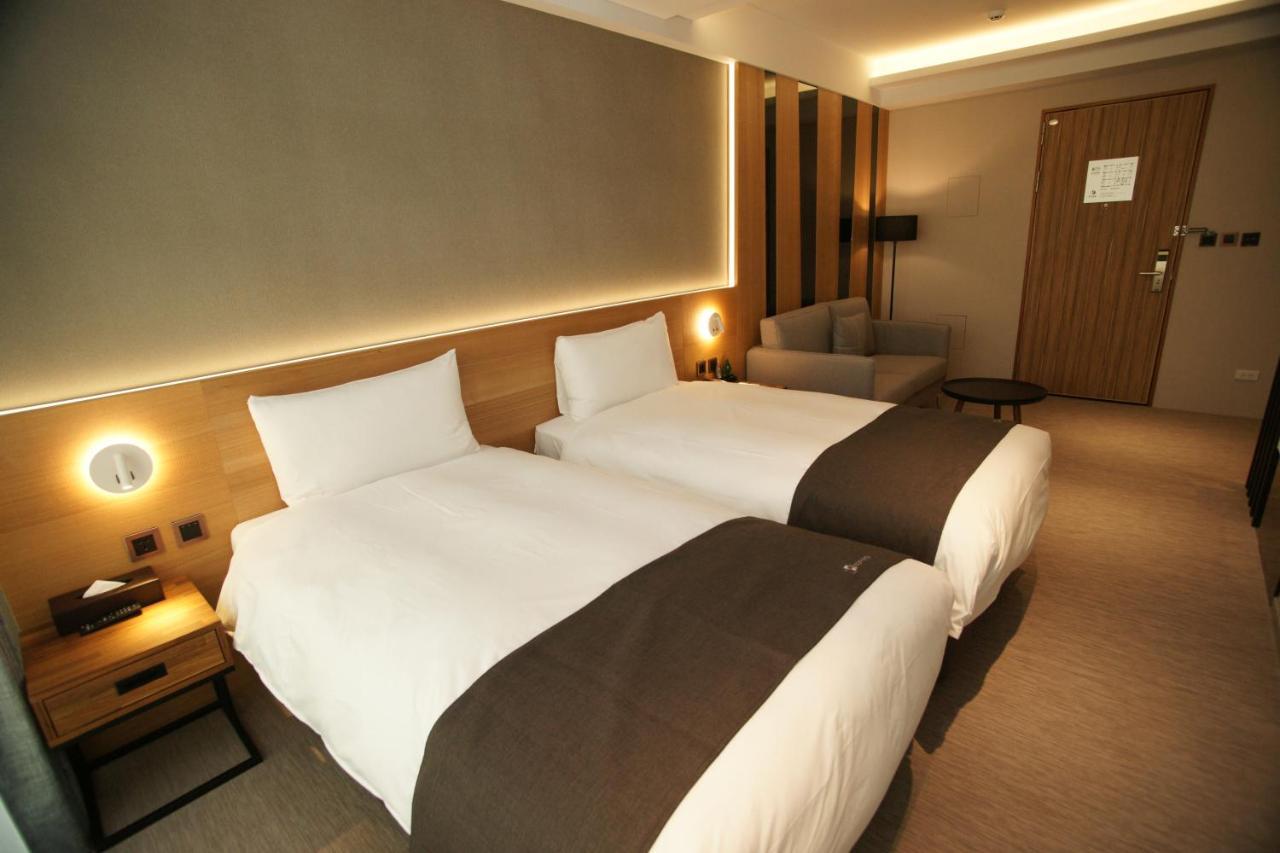 He-Jia Hotel Miaoli Exterior foto